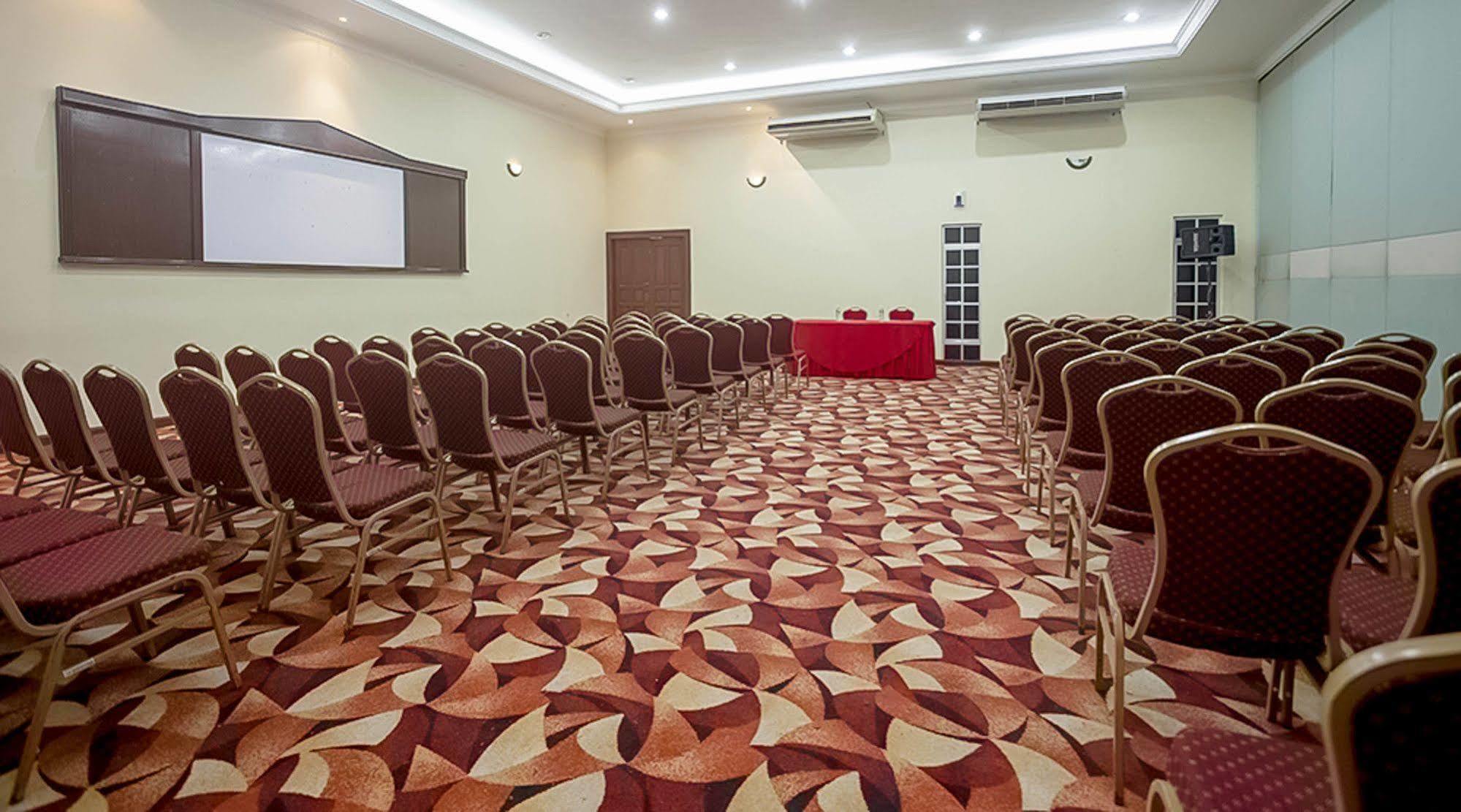 Hotel Seri Malaysia Ipoh Buitenkant foto